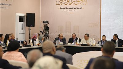 المشاركون في جلسة لجنة النقابات يطالبون بتفعيل دور التعاونيات ووضع حلول لكافة التحديات