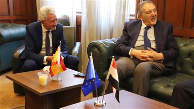 غرفة الإسكندرية التجارية تناقش التعاون المشترك مع سفيري إسبانيا وإستونيا 