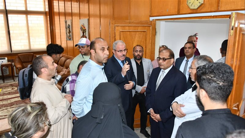 الدكتور ناصر مندور