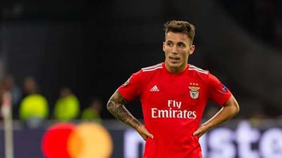 ريال مدريد يدرس التعاقد مع لاعب برشلونة الأسبق 
