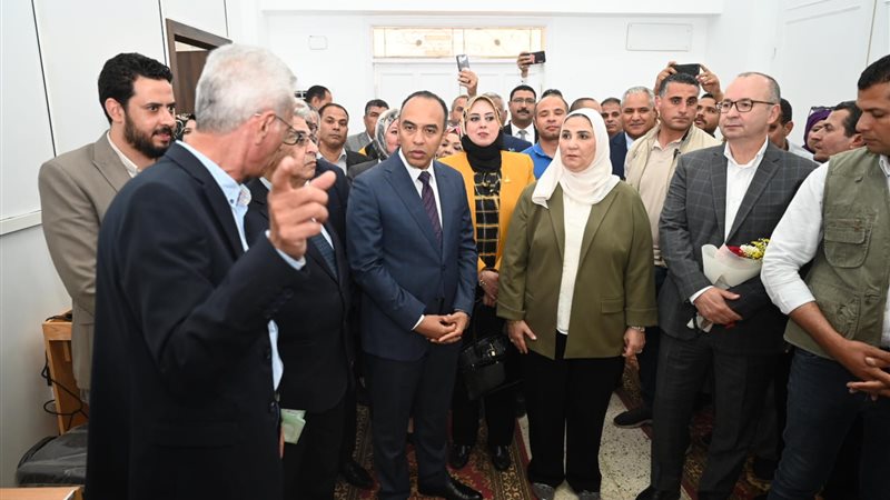 نيفين القياج وزيرة