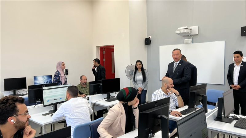 متابعة رئيس جامعة
