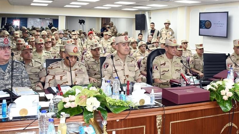 وزير الدفاع يشهد