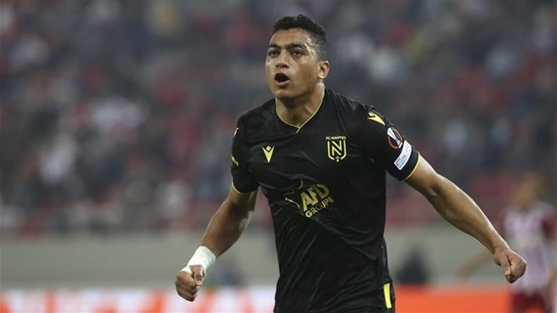 مصطفى محمد، فيتو