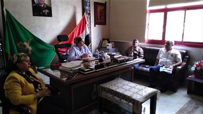 استبعاد رئيس لجنة بالقليوبية والمراقب الأول لتناول الطعام أثناء امتحان الإعدادية