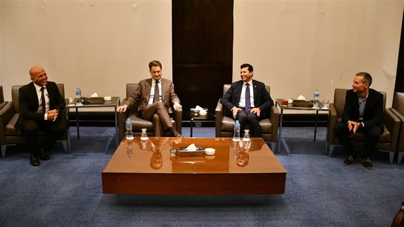وزير الرياضة يشهد