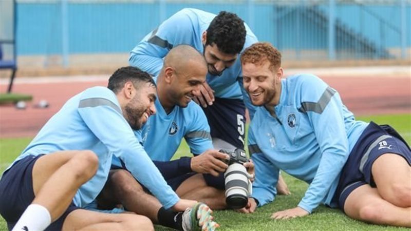 بيراميدز، فيتو