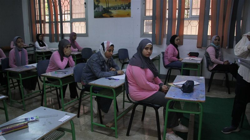 طلاب الشهادة الإعدادية،
