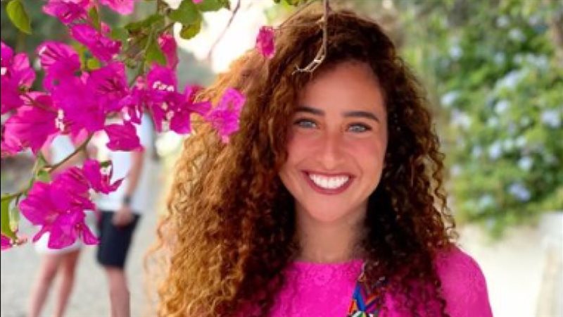 غادة والي مصمة الجرافيك،