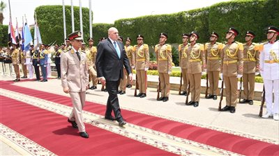 الفريق أول محمد زكي يلتقى وزير دفاع جمهورية إيطاليا