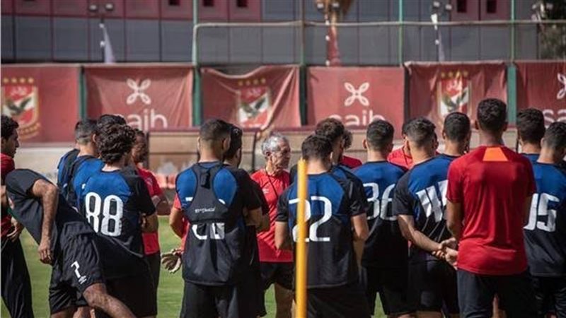 كولر مع لاعبي الأهلي،