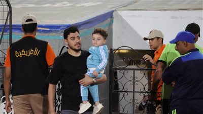 استقبال خاص من جمهور الأهلي لأكرم توفيق قبل مواجهة الترجي (فيديو)