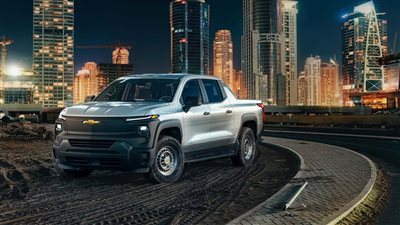 سيلفرادو تتفوق بمداها على ريفيان R1T الصندوق الخلفي لسيلفرادو EV 
