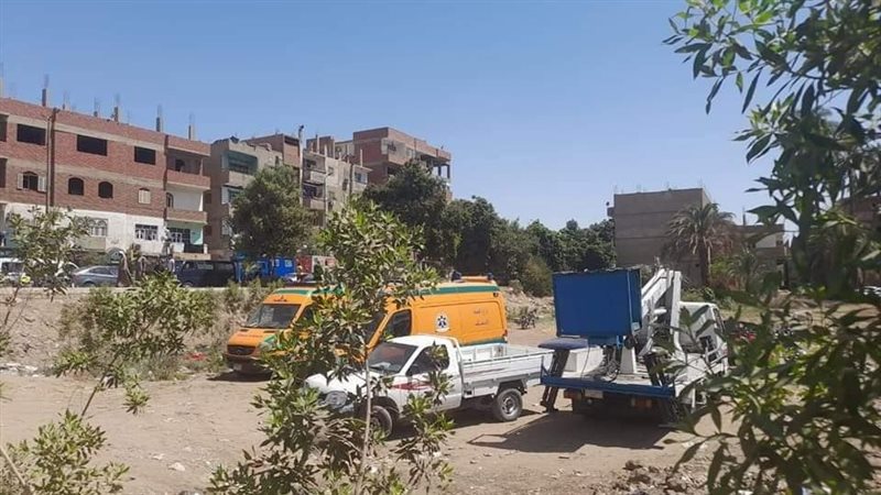  انهيار عقار قنا,