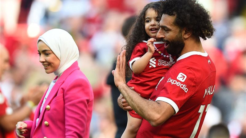 محمد صلاح وأسرته،