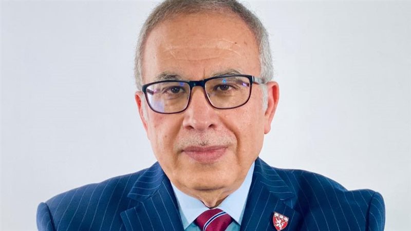 الدكتور أسامة حمدي،
