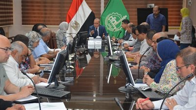 محافظ القليوبية يناقش أعمال إنشاء المحطات الوسيطة بالقناطر وبنها 