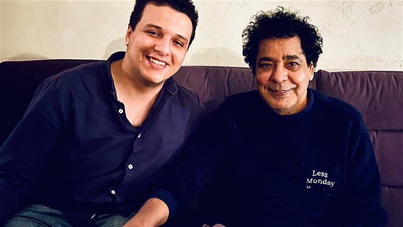 محمد منير ومصطفي