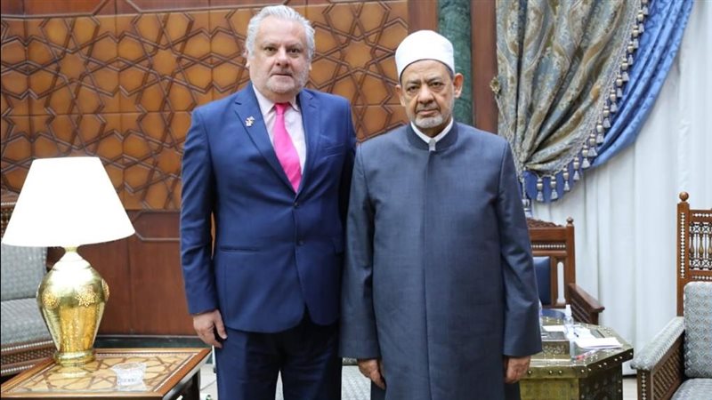 شيخ الأزهر مع سفير