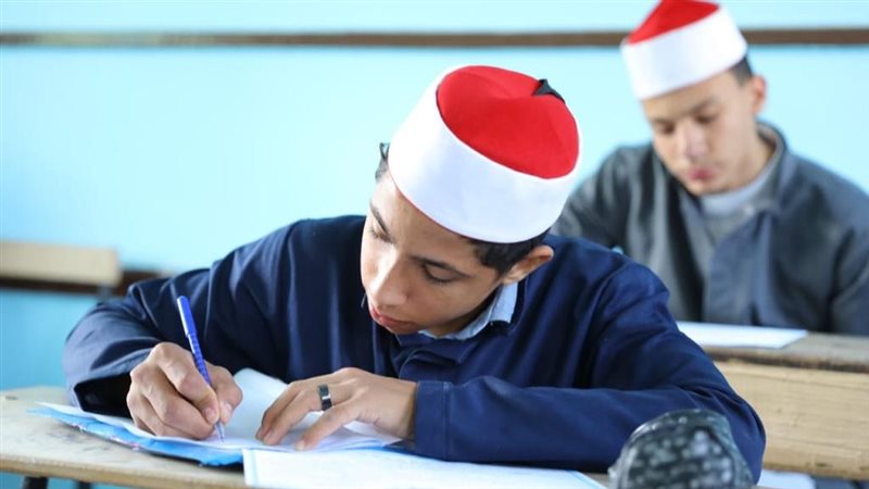 طلاب الشهادة الإعدادية