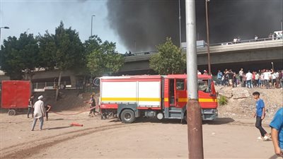 حريق سيارة محملة بالمواد البترولية داخل جراج خاص بقها 
