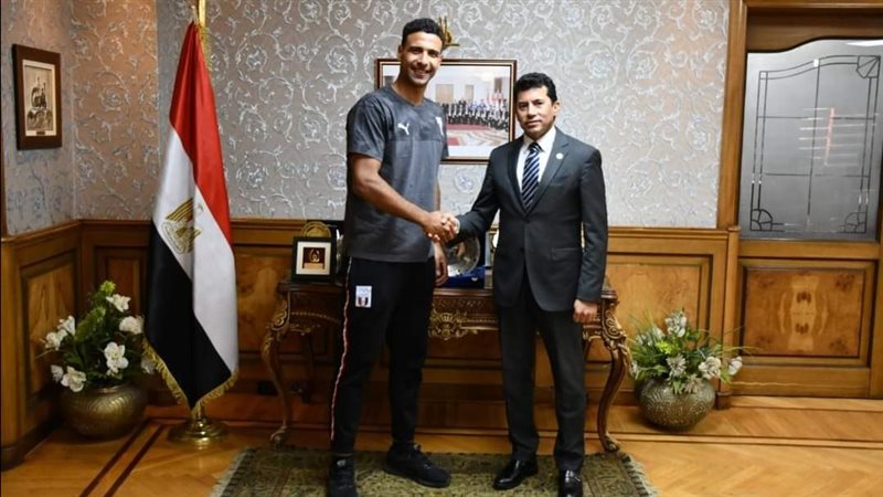 وزير الشباب والرياضة
