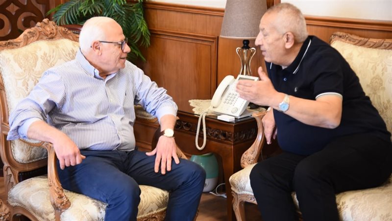 محافظ بورسعيد يستقبل