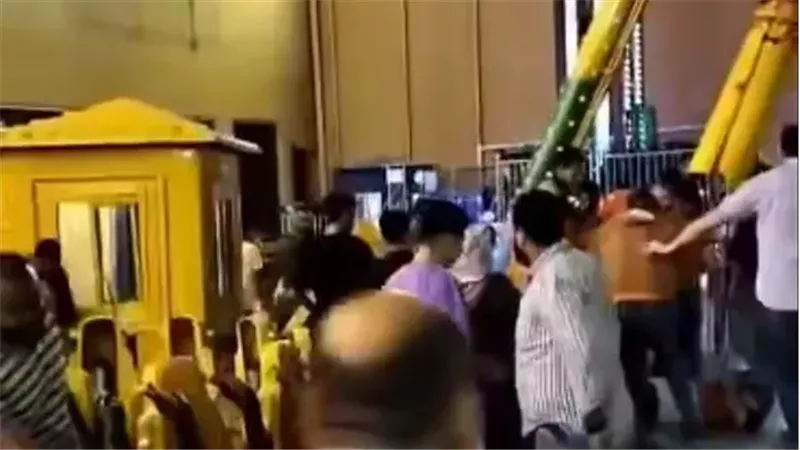 سقوط لعبة ملاه بالإسكندرية،