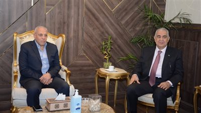 رجال الأعمال المصريين تبحث مع رئيس هيئة تنمية الصعيد فرص الاستثمار