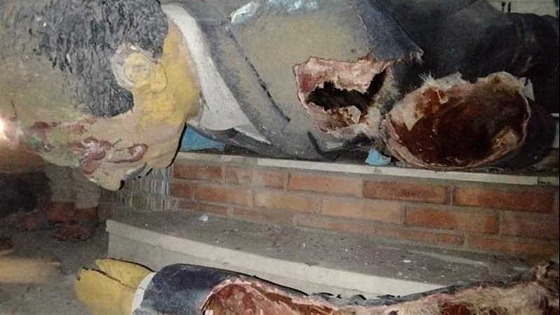 التمثال عقب سقوطة،