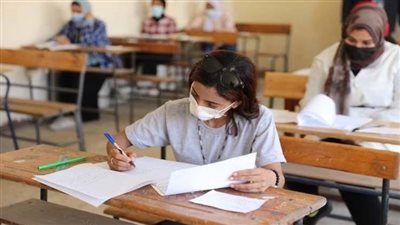 58 ألفا و446 طالبا بالدبلومات الفنية أدوا امتحان اللغة الإنجليزية بالبحيرة