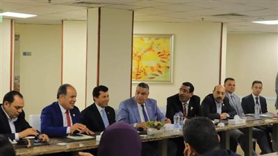 نواب الإسكندرية يجتمعون مع وزير الرياضة لعودة مصيلحي
