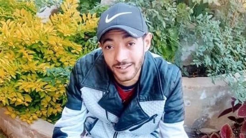 معاناة الشاب أدهم