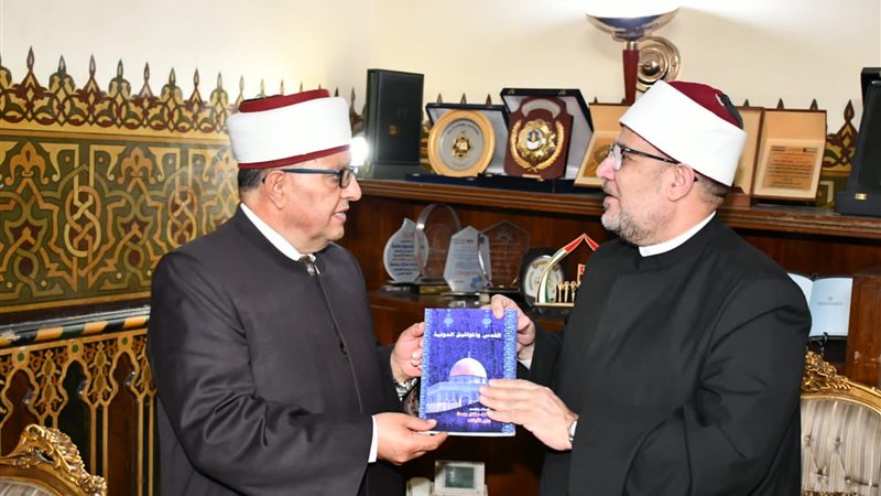 الدكتور مختار جمعة