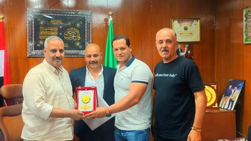 تكريم البطل الخارق