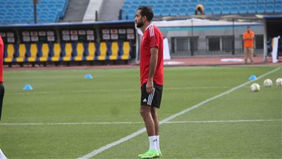 جماهير الأهلي تطالب كهربا بالفوز ببطولة أفريقيا، واللاعب يرد ( فيديو )