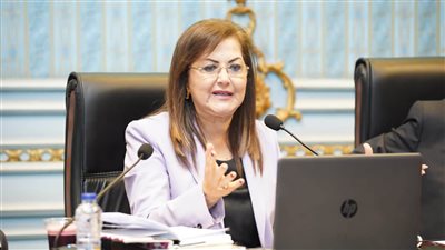 وزيرة التخطيط تناقش خطة وموازنة البرامج والأداء للوزارة والجهات التابعة