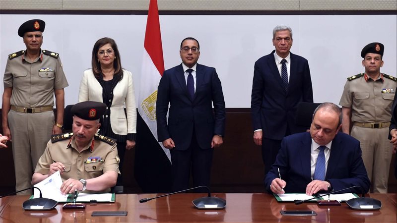 توقيع عقود مخازن