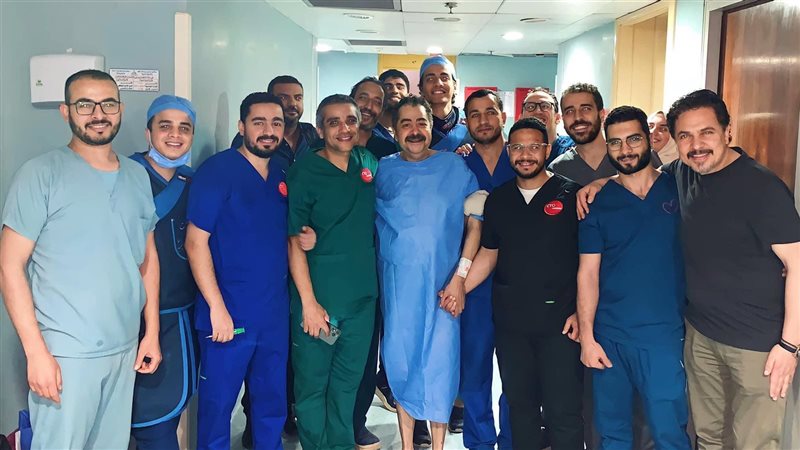 الفنان طارق عبد العزيز