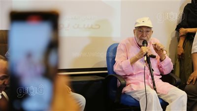 حسن يوسف: شمس البارودي نسيت إنها ممثلة وحبها لبيتها وولادها أهم حاجة (فيديو)
