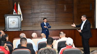 وزير الرياضة يلتقي لاعبي المشروع القومي للموهبة والبطل الأوليمبي