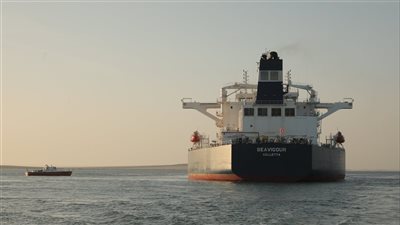 الفريق أسامة ربيع: عبور ناقلة البترول SEAVIGOUR  للقناة بعد إصلاحها
