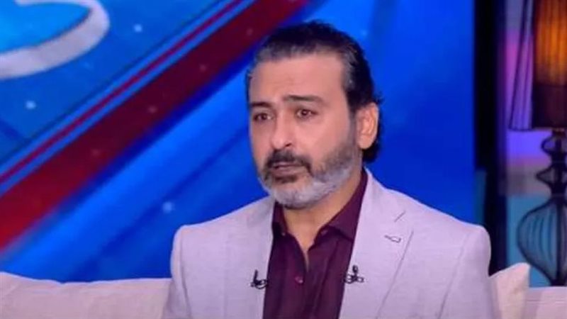 أحمد عزمي، فيتو