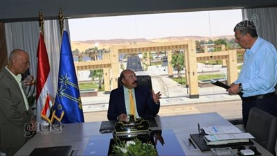 محافظ أسوان يعتمد قواعد قبول الطلاب بمدارس المرحلة الثانوية 