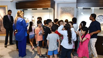 متحف الزعفران بجامعة عين شمس يستقبل 23 طفلا من مركز الحضارة والإبداع