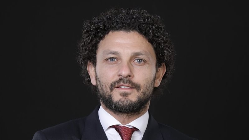 حسام غالى، فيتو