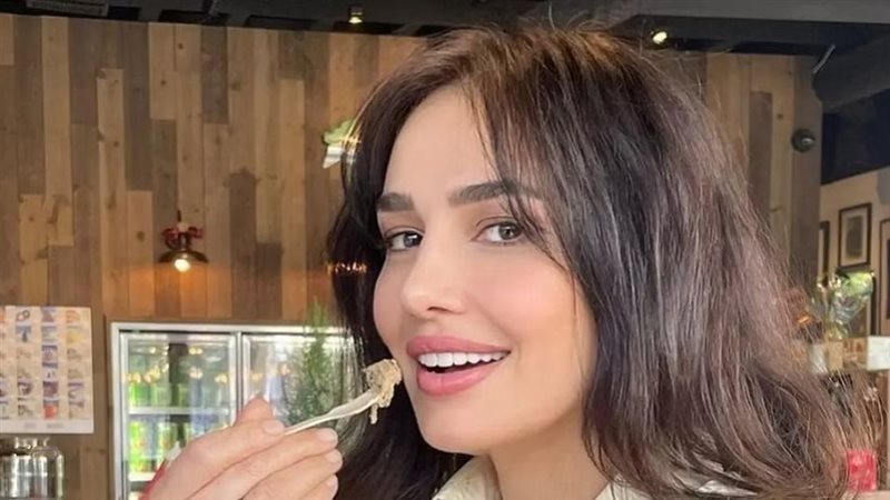 الفنانة حلا شيحة،