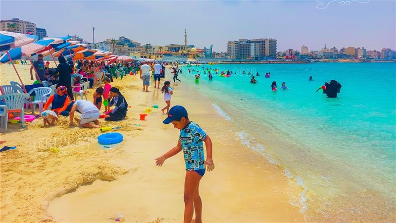 إقبال المواطنين على