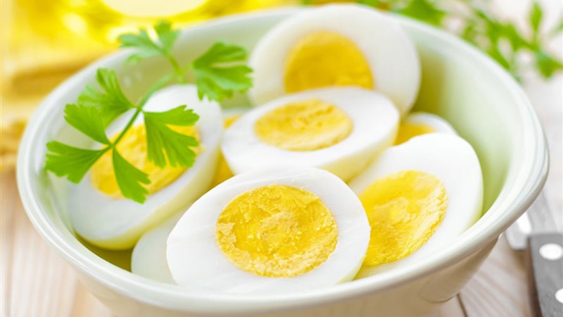 تفسير رؤية أكل البيض