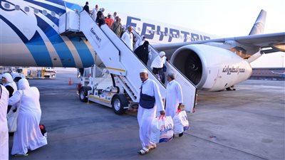 مصر للطيران تبدأ رحلاتها الخاصة بعودة حجاج فلسطين الأحد